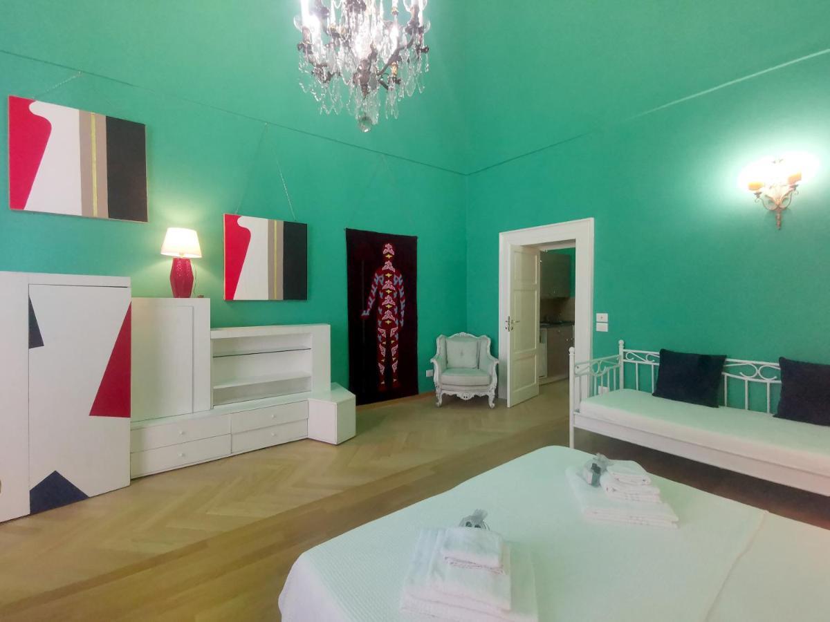 Speciale Tarshito Guesthouse Bari Exterior foto